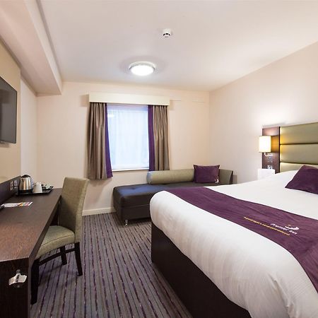 Premier Inn Maidenhead Town Centre ภายนอก รูปภาพ