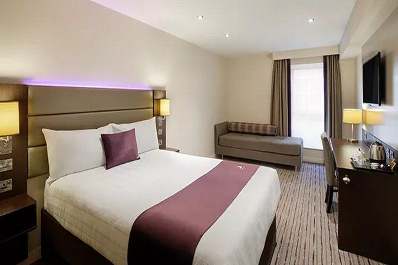 Premier Inn Maidenhead Town Centre ภายนอก รูปภาพ