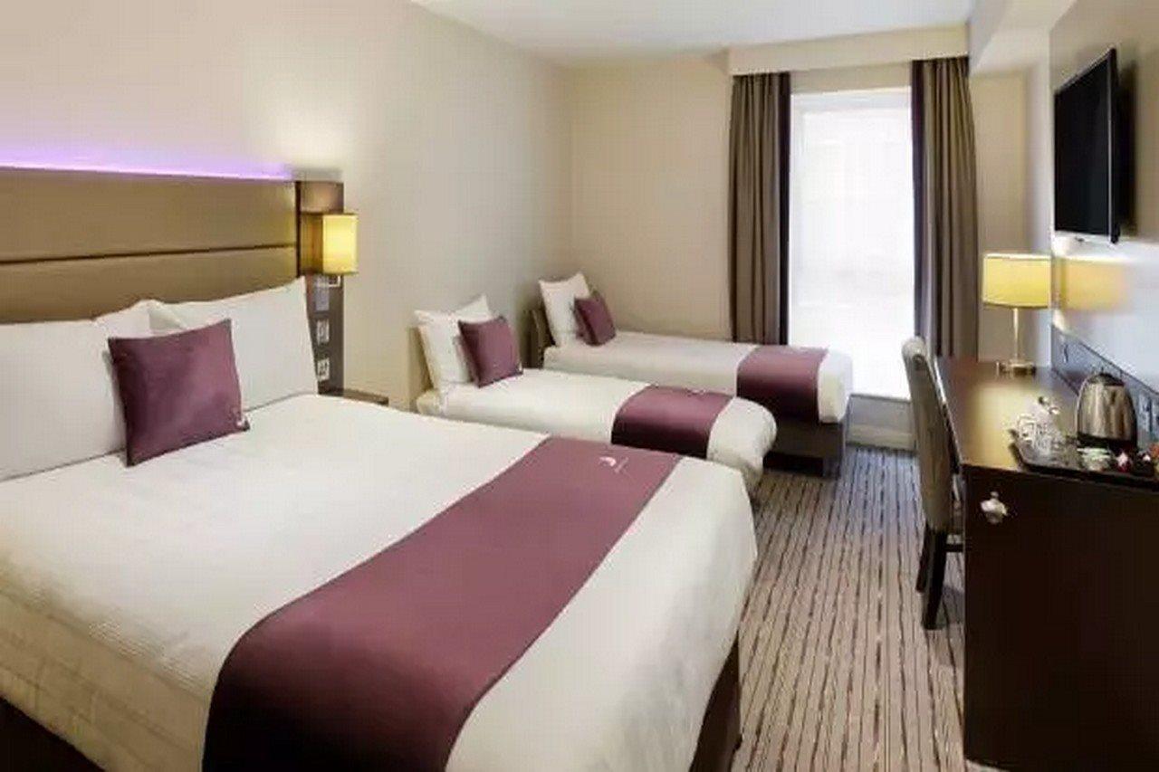 Premier Inn Maidenhead Town Centre ภายนอก รูปภาพ