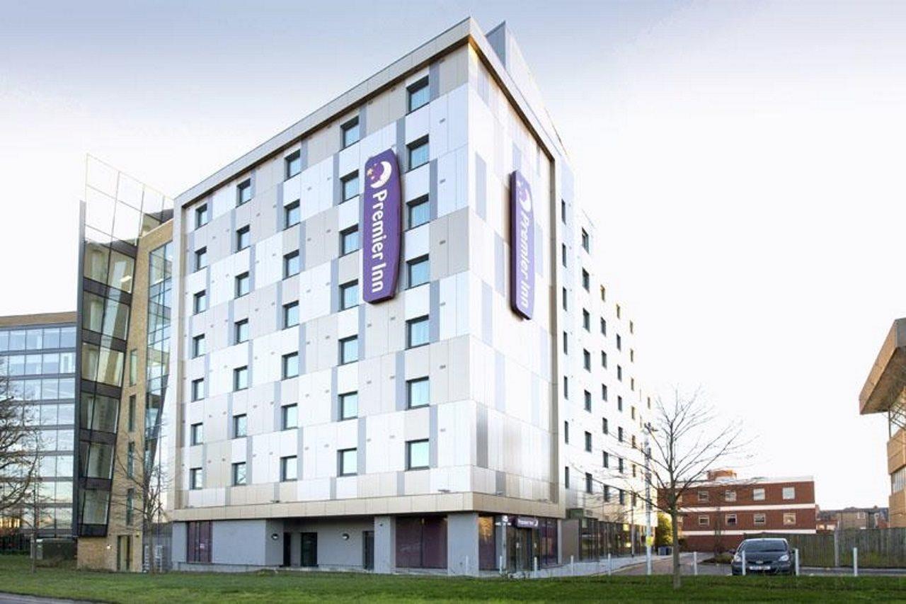 Premier Inn Maidenhead Town Centre ภายนอก รูปภาพ