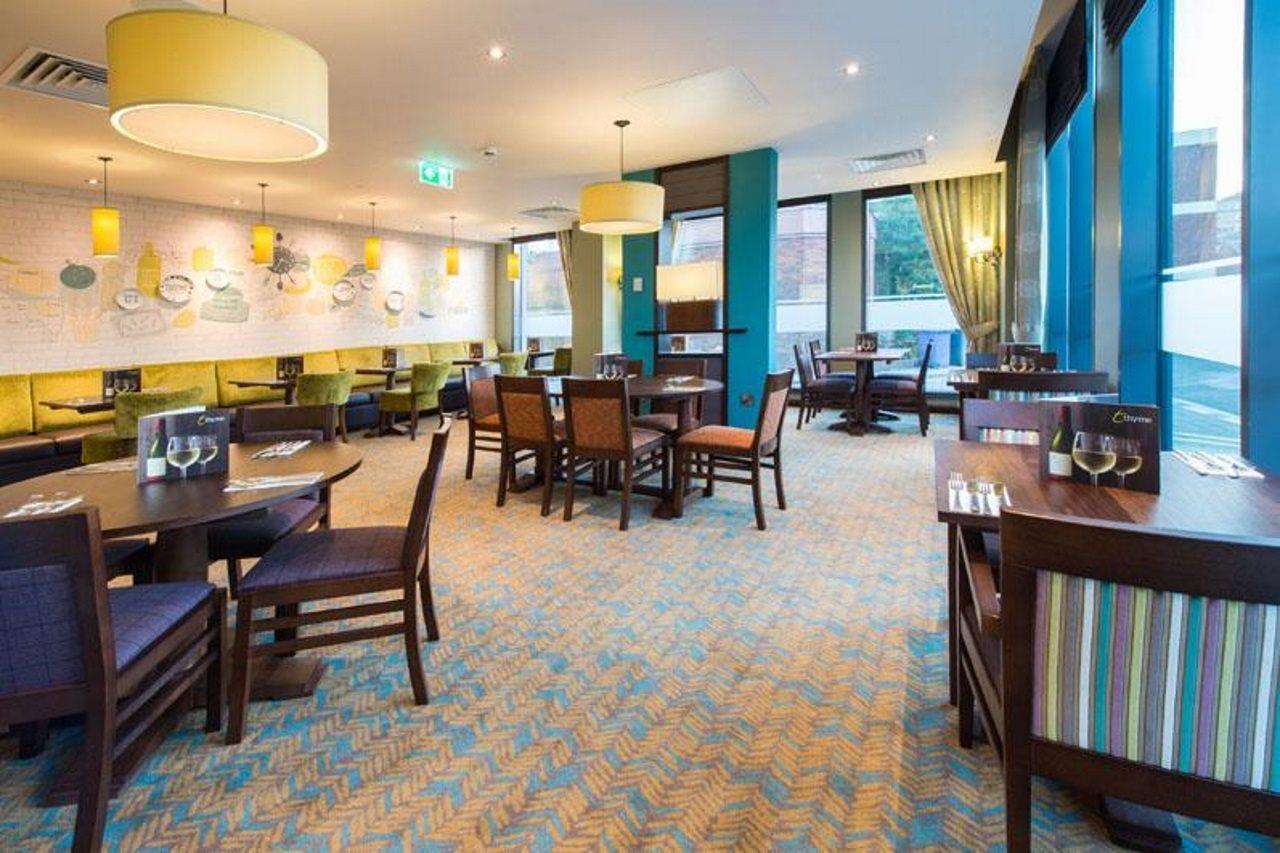 Premier Inn Maidenhead Town Centre ภายนอก รูปภาพ