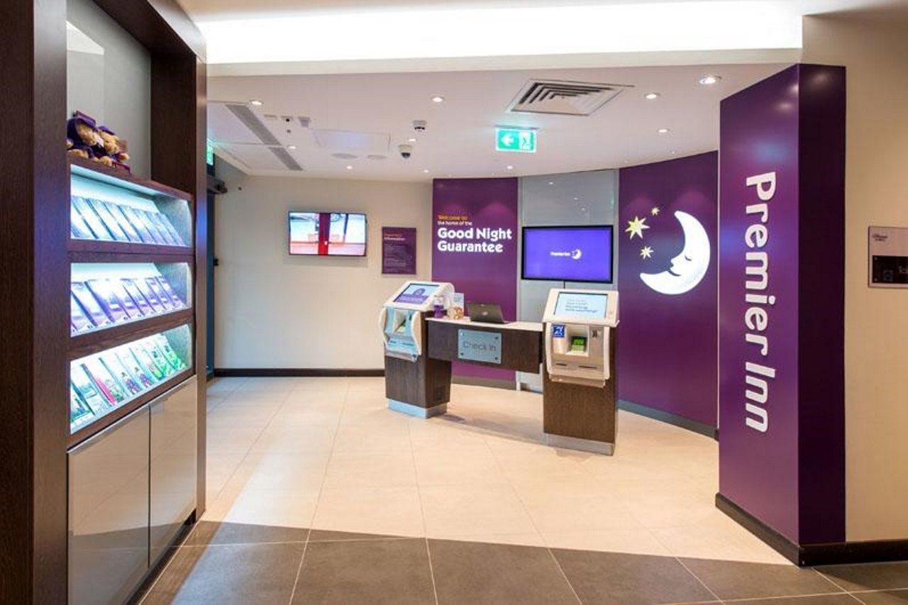 Premier Inn Maidenhead Town Centre ภายนอก รูปภาพ