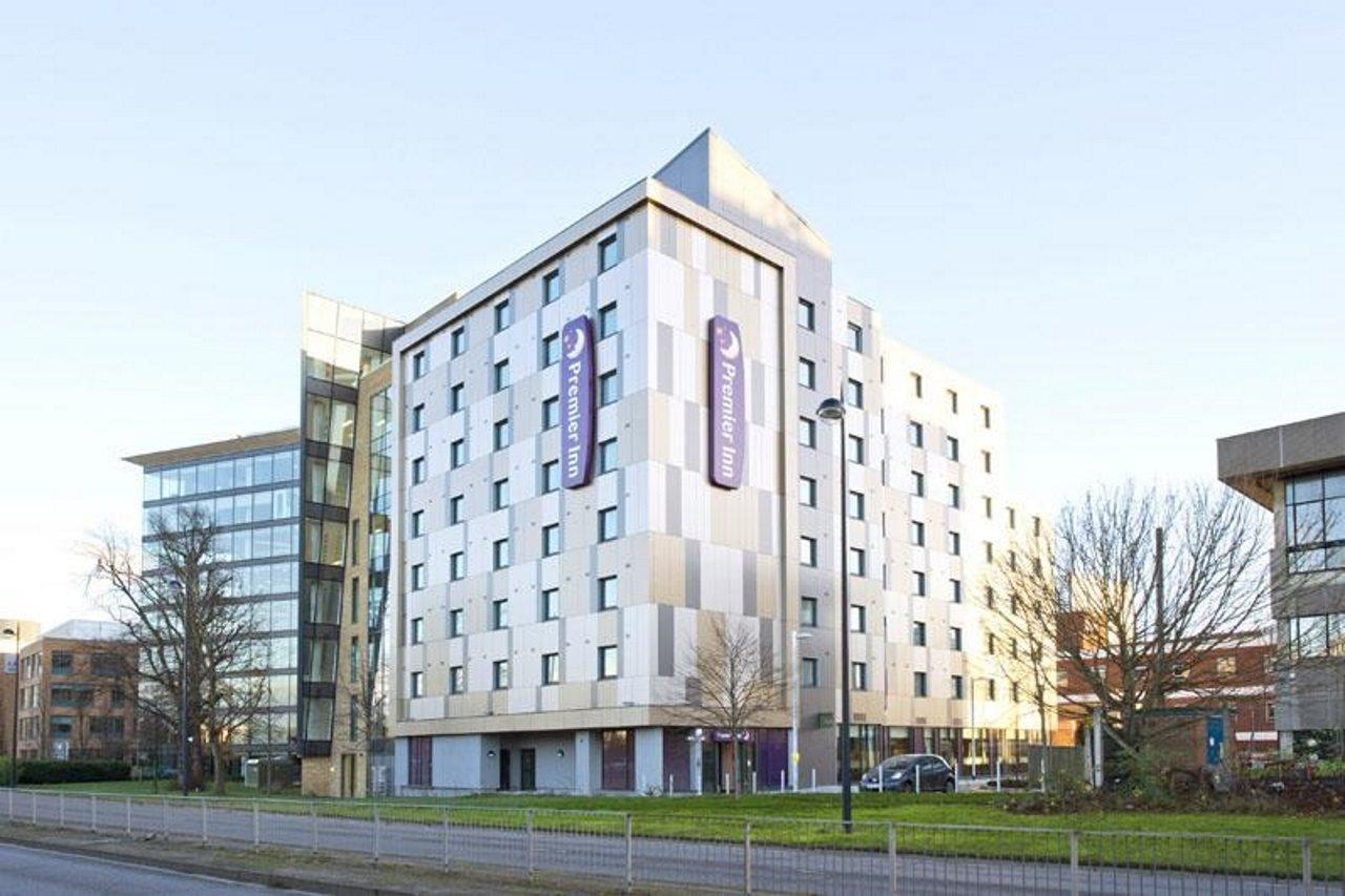 Premier Inn Maidenhead Town Centre ภายนอก รูปภาพ