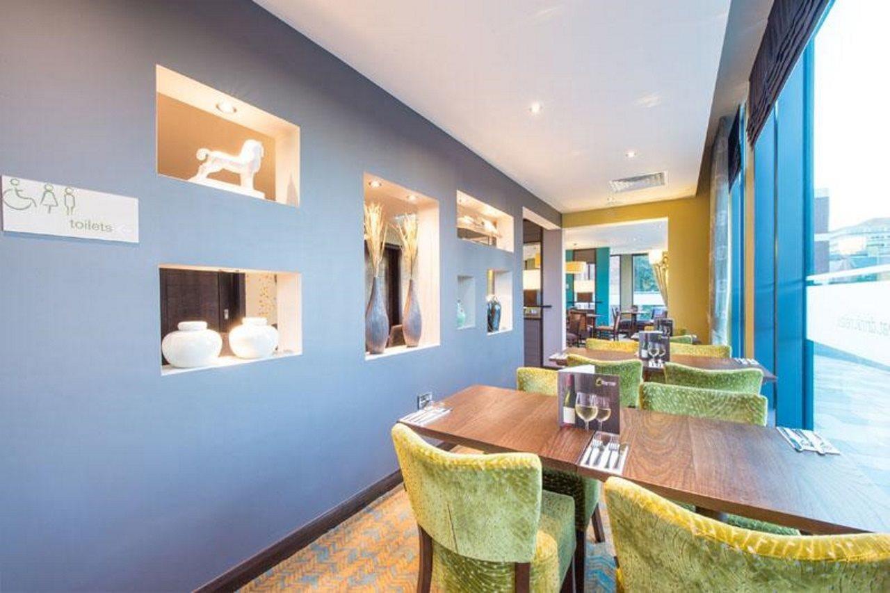 Premier Inn Maidenhead Town Centre ภายนอก รูปภาพ