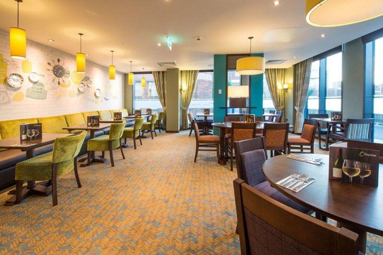 Premier Inn Maidenhead Town Centre ภายนอก รูปภาพ