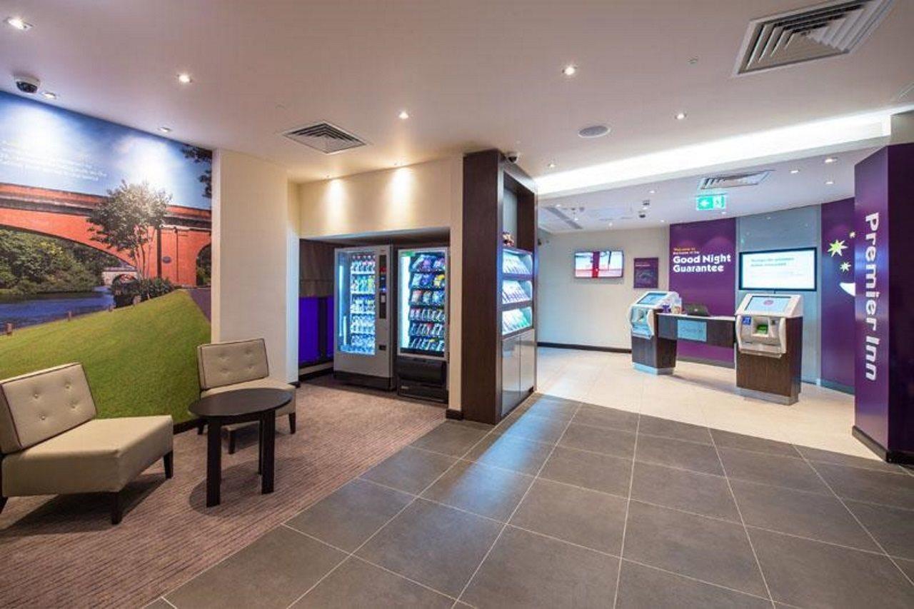 Premier Inn Maidenhead Town Centre ภายนอก รูปภาพ